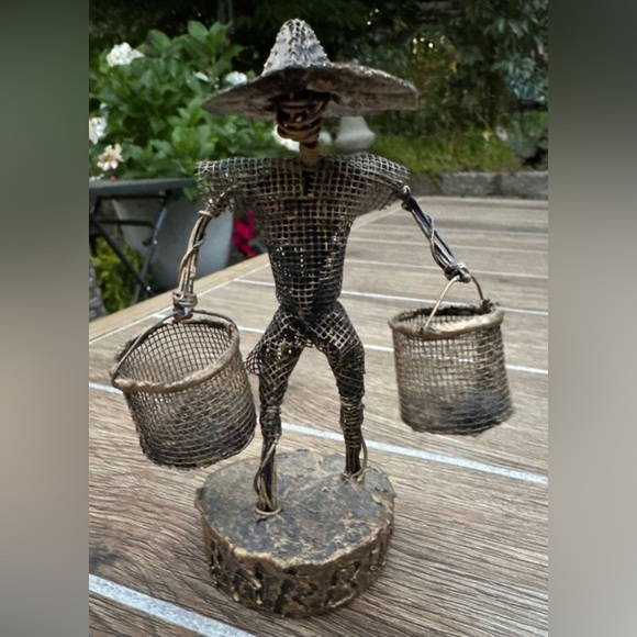 Vintage Wire Metal Figurine Folk Art Fisherman W Baskets Sculpture Q1.1 - Picture 1 of 9